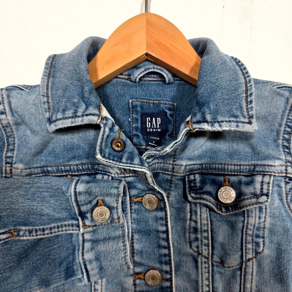 Gap Denim Jacket Kids Small Blue Stretch Button Front Classic Jean Trucker Coat